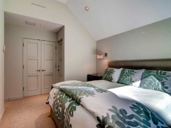 Three Bedrooms Three Bathroom Condo in the Heart of Vail Village