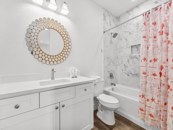 Luxurious Coastal Retreat in Miramar - Family Friendly Vacation Home
