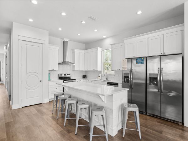 Luxurious Coastal Retreat in Miramar - Family Friendly Vacation Home