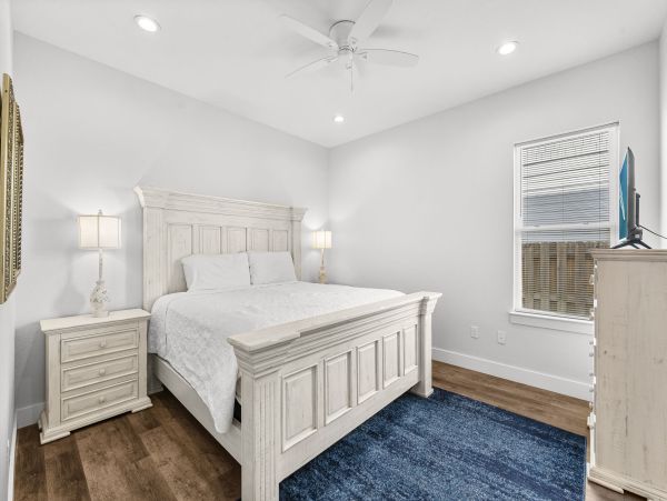 Luxurious Coastal Retreat in Miramar - Family Friendly Vacation Home