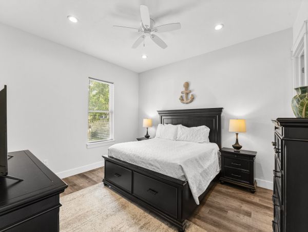 Luxurious Coastal Retreat in Miramar - Family Friendly Vacation Home