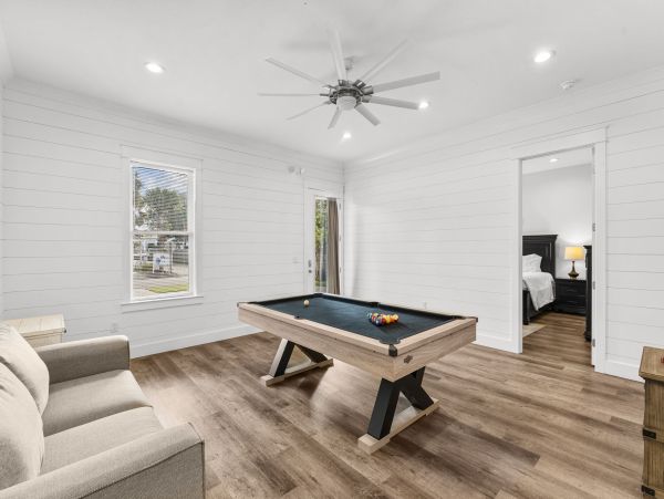 Luxurious Coastal Retreat in Miramar - Family Friendly Vacation Home