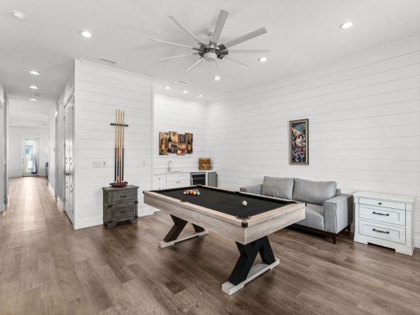 Luxurious Coastal Retreat in Miramar - Family Friendly Vacation Home