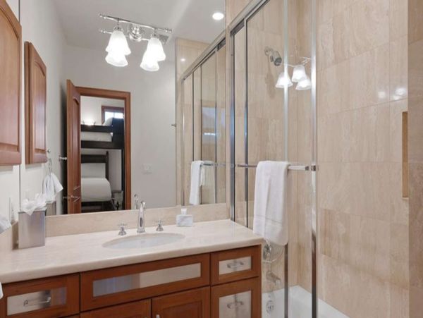Luxurious 6_Bedroom Snowmass Retreat with Ski-in/Ski-out Access