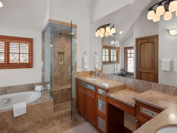 Luxurious 6_Bedroom Snowmass Retreat with Ski-in/Ski-out Access