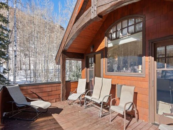 Luxurious 6_Bedroom Snowmass Retreat with Ski-in/Ski-out Access