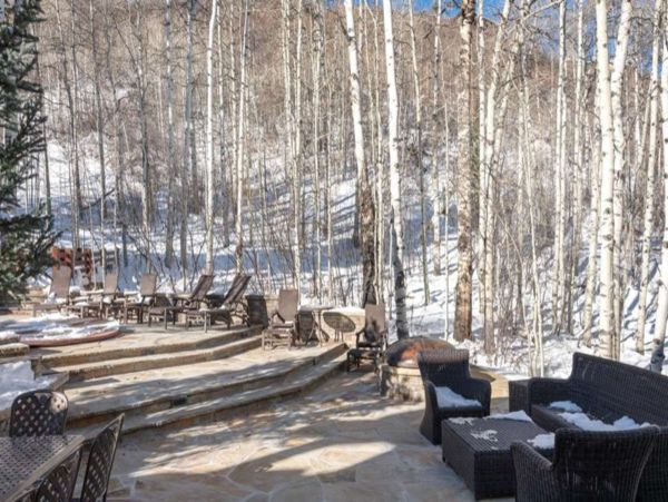Luxurious 6_Bedroom Snowmass Retreat with Ski-in/Ski-out Access