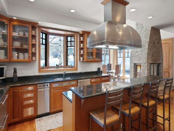 Luxurious 6_Bedroom Snowmass Retreat with Ski-in/Ski-out Access