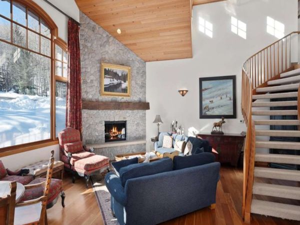 Luxurious 6_Bedroom Snowmass Retreat with Ski-in/Ski-out Access