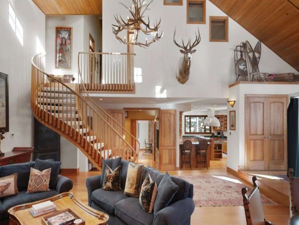 Luxurious 6_Bedroom Snowmass Retreat with Ski-in/Ski-out Access