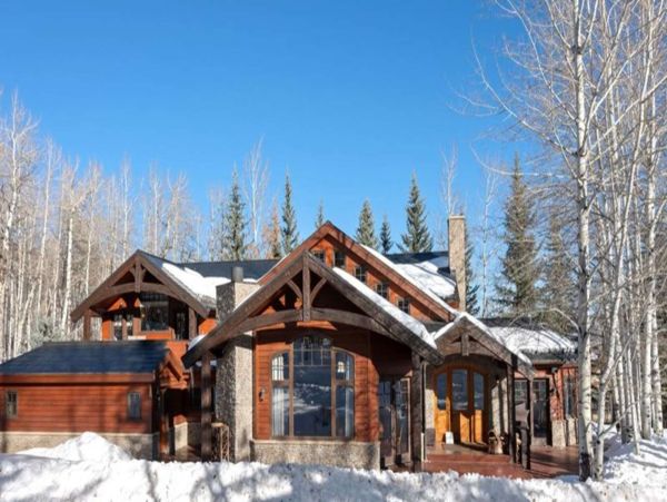 Luxurious 6_Bedroom Snowmass Retreat with Ski-in/Ski-out Access