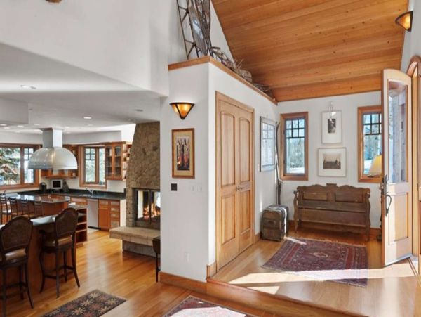 Luxurious 6_Bedroom Snowmass Retreat with Ski-in/Ski-out Access