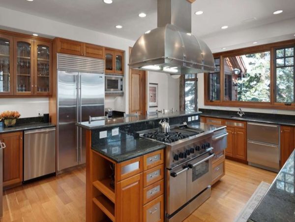 Luxurious 6_Bedroom Snowmass Retreat with Ski-in/Ski-out Access