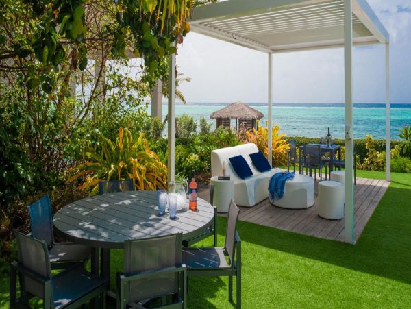 Luxurious Beachfront Estate in Bodden Town, Grand Cayman - Perfect for Large Groups