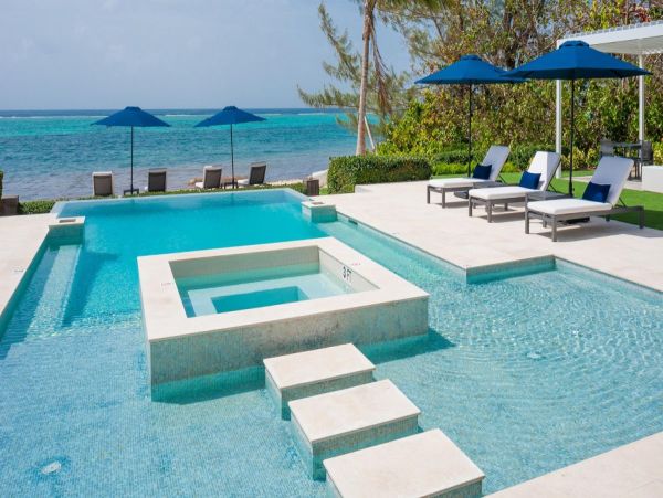Luxurious Beachfront Estate in Bodden Town, Grand Cayman - Perfect for Large Groups