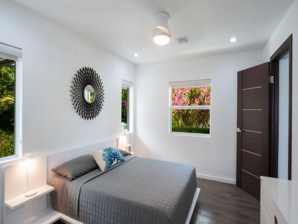 Luxurious Beachfront Estate in Bodden Town, Grand Cayman - Perfect for Large Groups