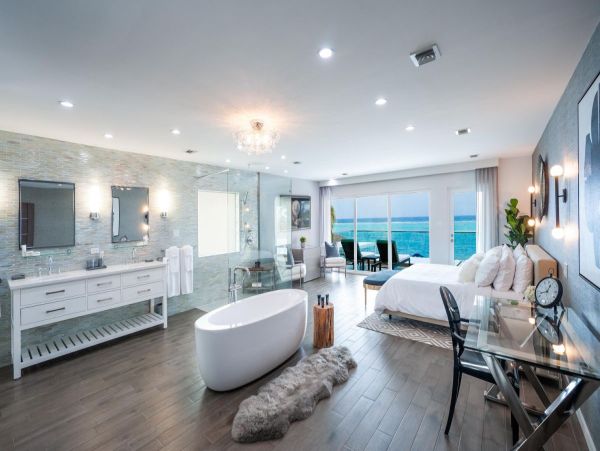 Luxurious Beachfront Estate in Bodden Town, Grand Cayman - Perfect for Large Groups