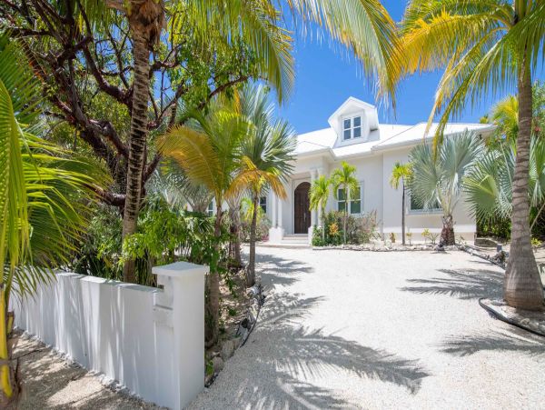 Oceanfront Grand Cayman Luxury Villa Rental - Private Pool & Beachfront Escape
