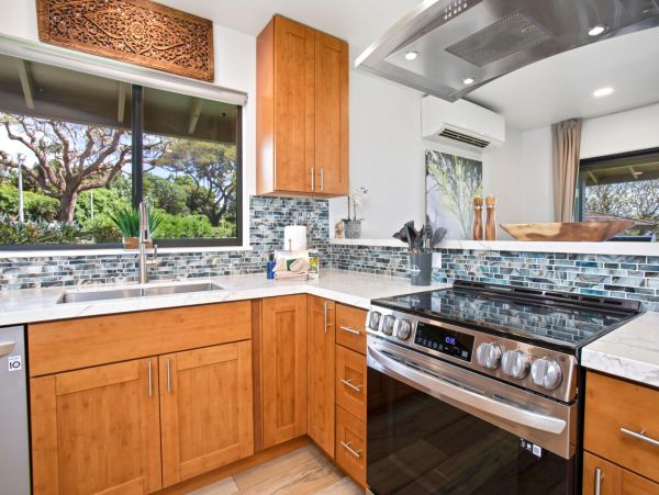 Luxurious 6-Bedroom Maui Retreat