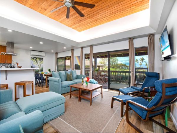 Luxurious 6-Bedroom Maui Retreat