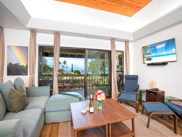 Luxurious 6-Bedroom Maui Retreat