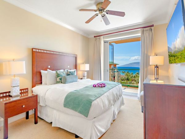 Luxurious 6-Bedroom Oceanview Retreat in Maui - Perfect Getaway