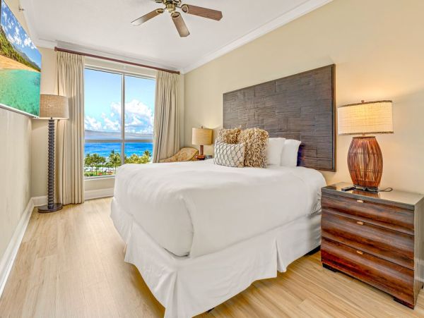 Luxurious 6-Bedroom Oceanview Retreat in Maui - Perfect Getaway
