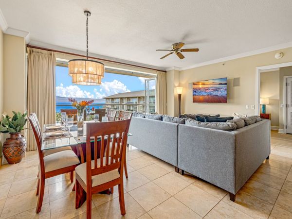 Luxurious 6-Bedroom Oceanview Retreat in Maui - Perfect Getaway