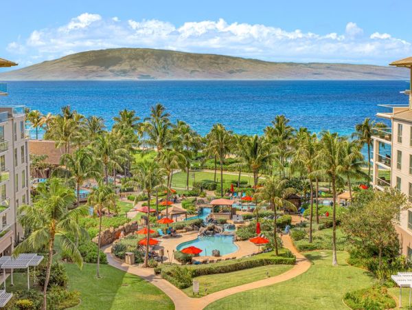 Luxurious 6-Bedroom Oceanview Retreat in Maui - Perfect Getaway