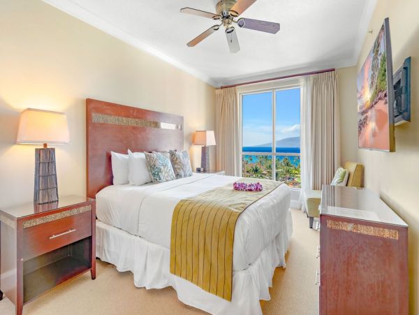 Luxurious 6-Bedroom Oceanview Retreat in Maui - Perfect Getaway