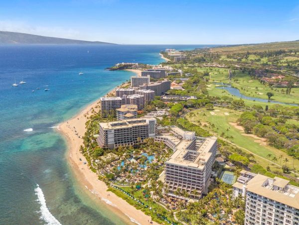 Luxurious 6-Bedroom Oceanview Retreat in Maui - Perfect Getaway