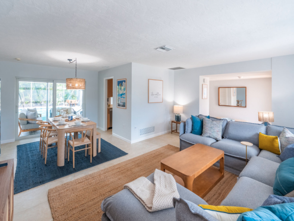 Luxurious Coastal Retreat in Sarasota - 4-Bedroom Home with Pool - additional view, photo 5