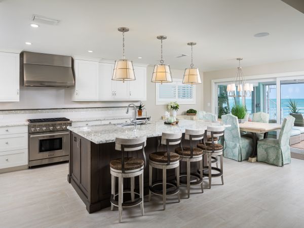 Luxury Beachfront Retreat on Bonita Beach - Unforgettable Family Getaway