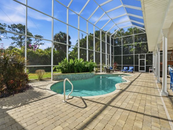 Stunning 5-Bedroom Retreat Near Bonita Beach