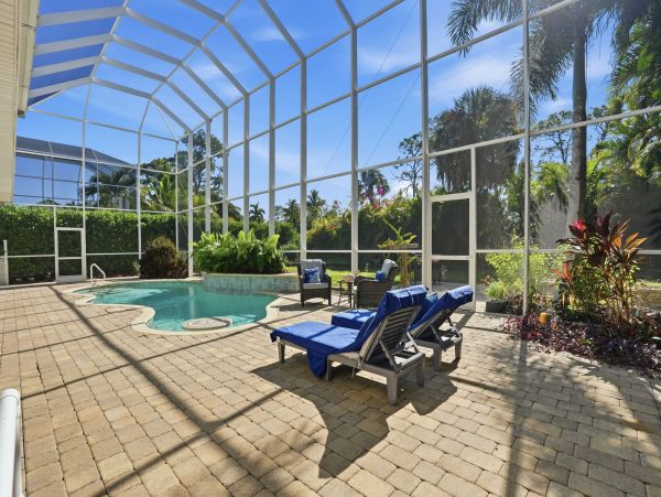 Stunning 5-Bedroom Retreat Near Bonita Beach