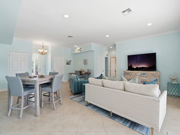 Stunning 5-Bedroom Retreat Near Bonita Beach