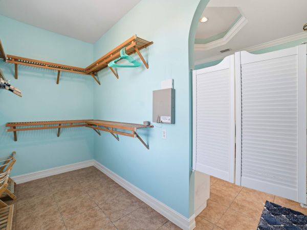 Stunning 5-Bedroom Retreat Near Bonita Beach