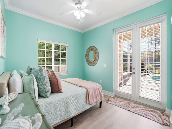 Stunning 5-Bedroom Retreat Near Bonita Beach