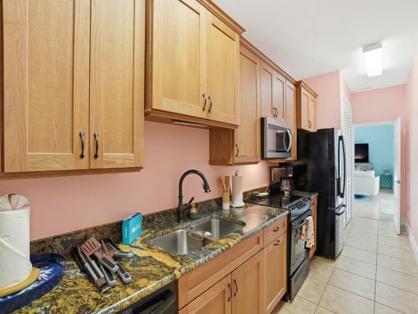 Stunning 5-Bedroom Retreat Near Bonita Beach