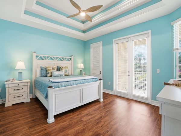 Stunning 5-Bedroom Retreat Near Bonita Beach