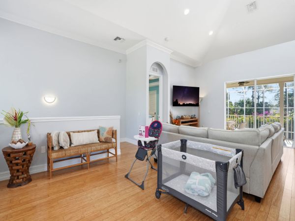 Stunning 5-Bedroom Retreat Near Bonita Beach