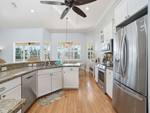 Stunning 5-Bedroom Retreat Near Bonita Beach