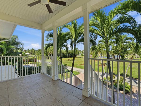 Stunning 5-Bedroom Retreat Near Bonita Beach