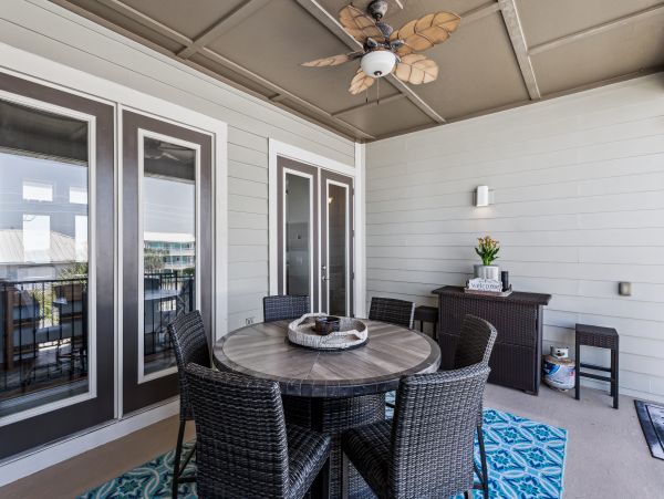 Luxurious 5-Bedroom Coastal Retreat on Navarre