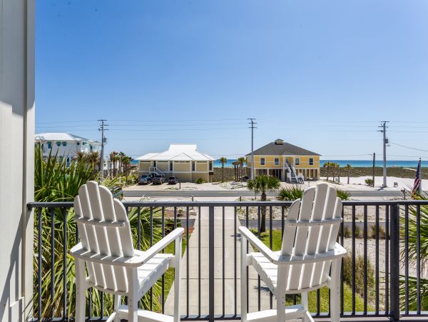 Luxurious 5-Bedroom Coastal Retreat on Navarre