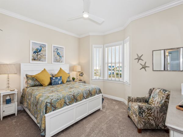 Luxurious 5-Bedroom Coastal Retreat on Navarre