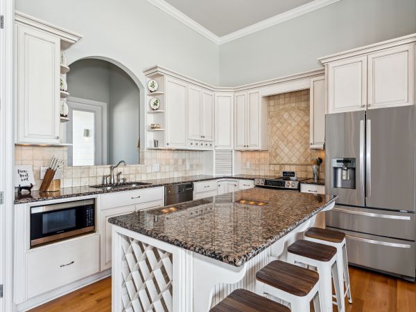 Luxurious 5-Bedroom Coastal Retreat on Navarre