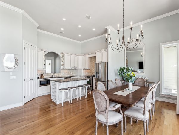 Luxurious 5-Bedroom Coastal Retreat on Navarre