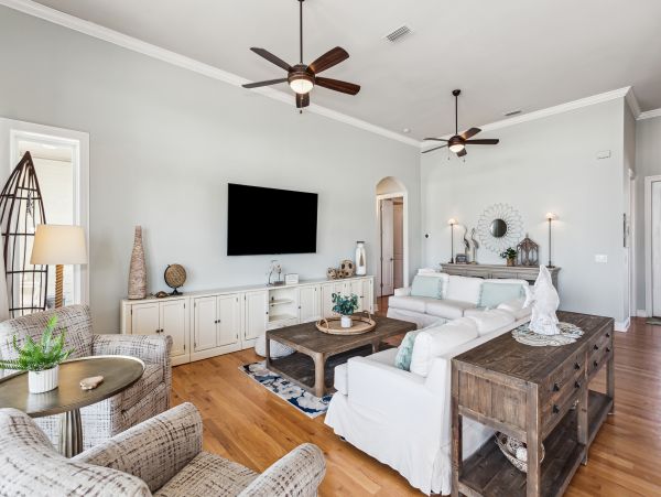Luxurious 5-Bedroom Coastal Retreat on Navarre
