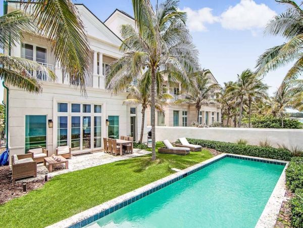 Paradise Island Seven Bedroom Beach Walk to Atlantis! Bahamas Pure Luxury